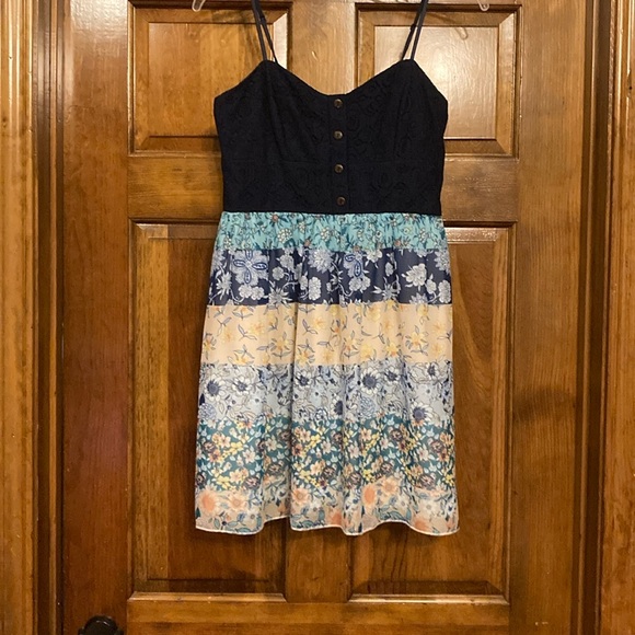 Size 3 Trixxi Navy Lace and Floral Spaghetti Strap Dress - Picture 1 of 16